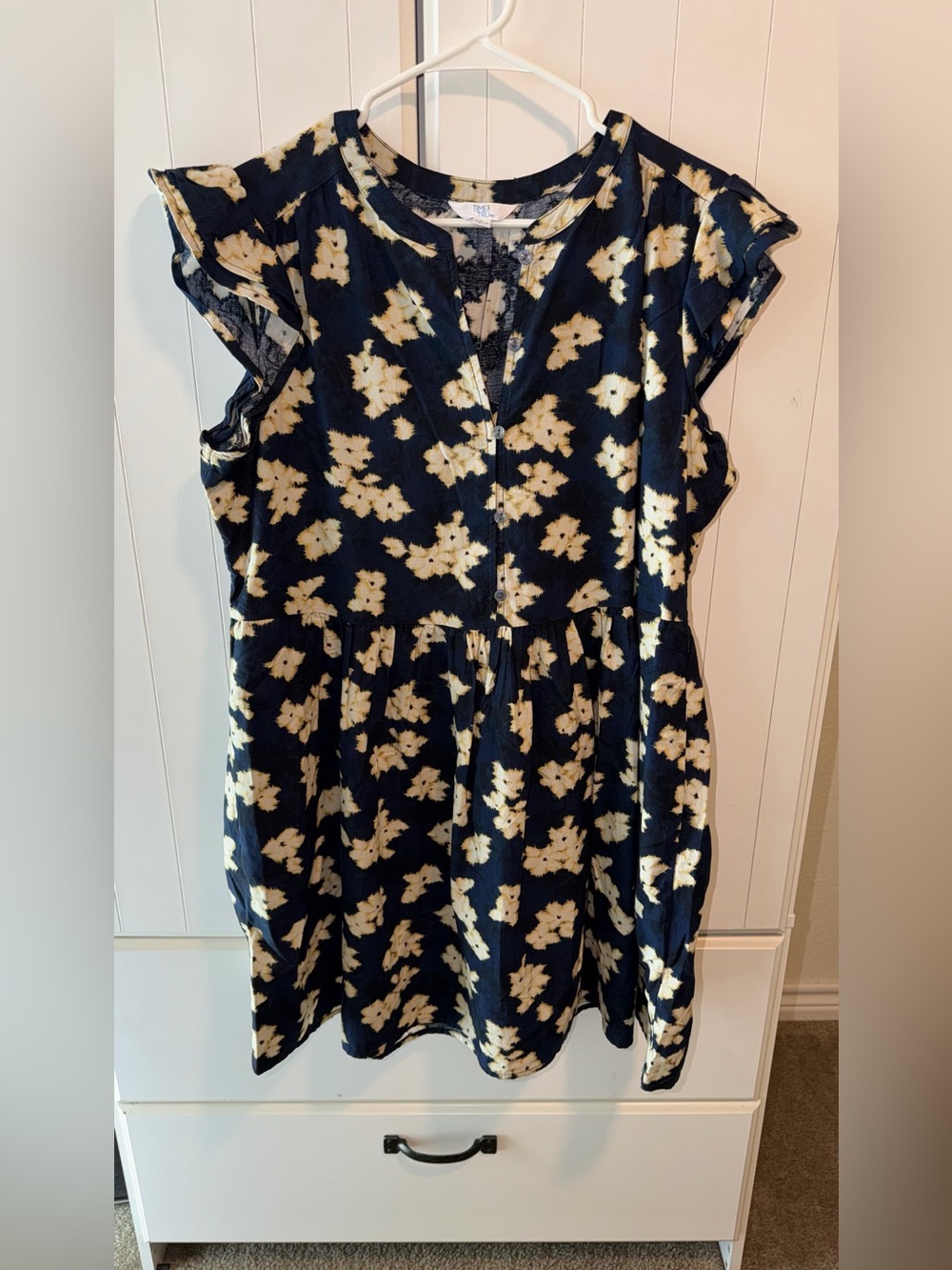 Time and Tru Navy and Cream Floral Short Sleeve Dress